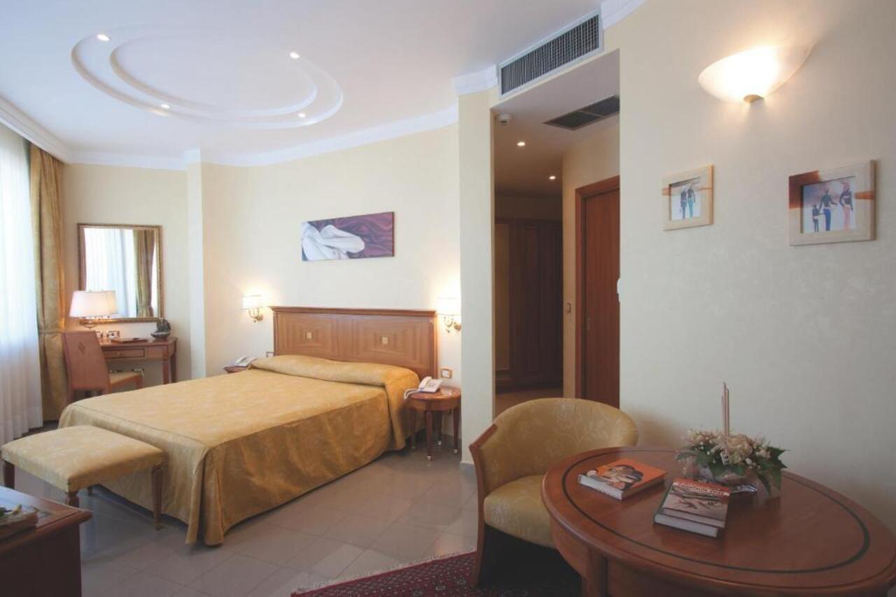Hotel Tirreno Parghelia Exteriér fotografie