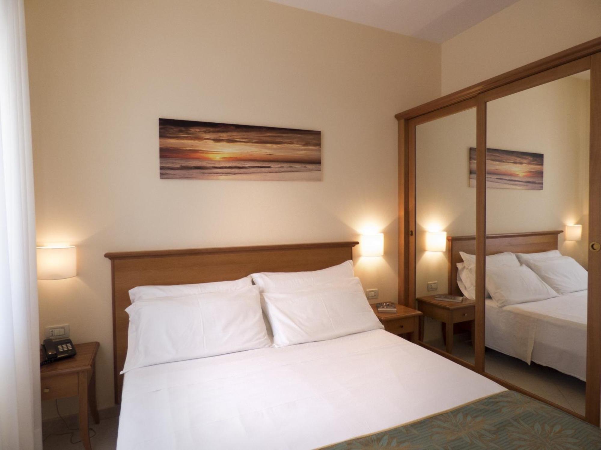 Hotel Tirreno Parghelia Exteriér fotografie