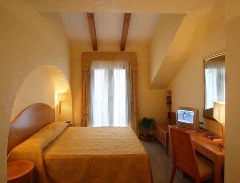 Hotel Tirreno Parghelia Exteriér fotografie