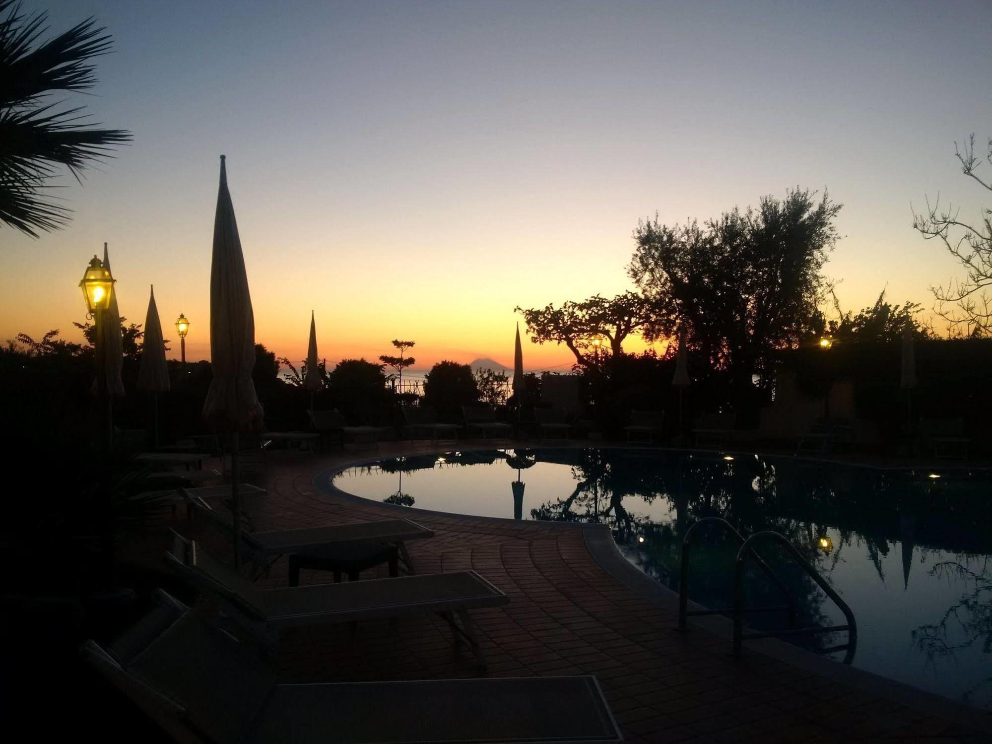 Hotel Tirreno Parghelia Exteriér fotografie