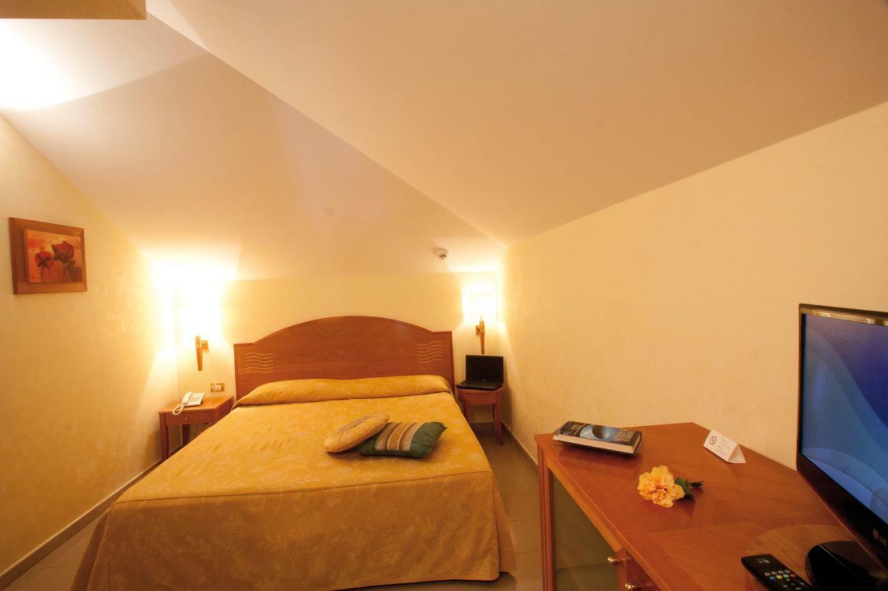 Hotel Tirreno Parghelia Exteriér fotografie
