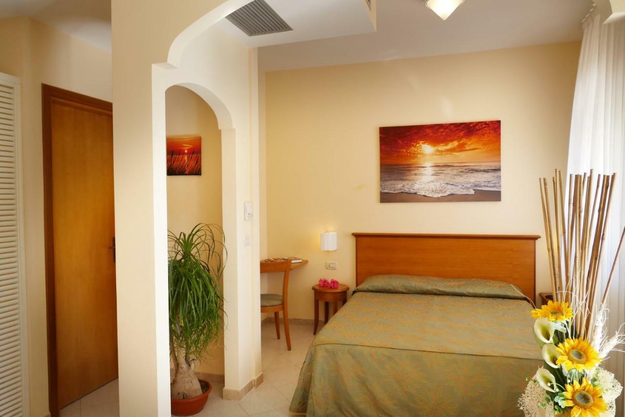 Hotel Tirreno Parghelia Exteriér fotografie